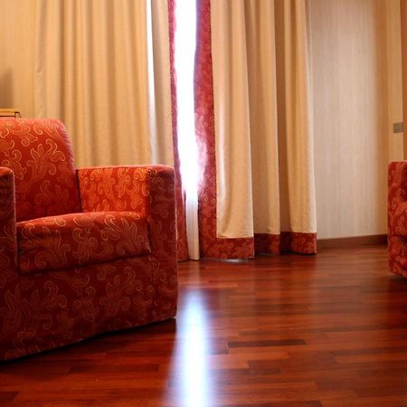 Poli Hotel San Vittore Olona Zewnętrze zdjęcie